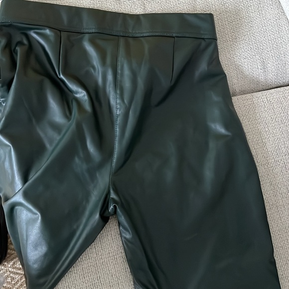 Vince Camuto 💚 - Picture 7 of 7